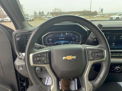 Used 2023 Chevrolet Silverado 1500 LT AWD/4WD image 14