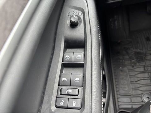 Used 2023 Jeep Grand Cherokee L Limited AWD/4WD image 18