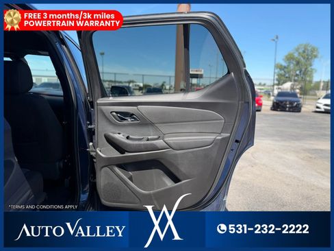 Used 2023 Chevrolet Traverse LT AWD/4WD image 16