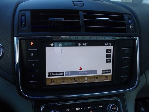 Used 2017 Lincoln Continental Reserve w/ Technology Package image 32