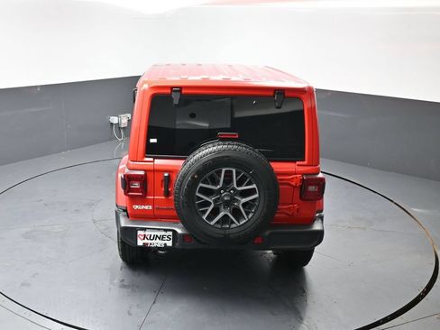 Used 2025 Jeep Wrangler Unlimited Sahara AWD/4WD image 49