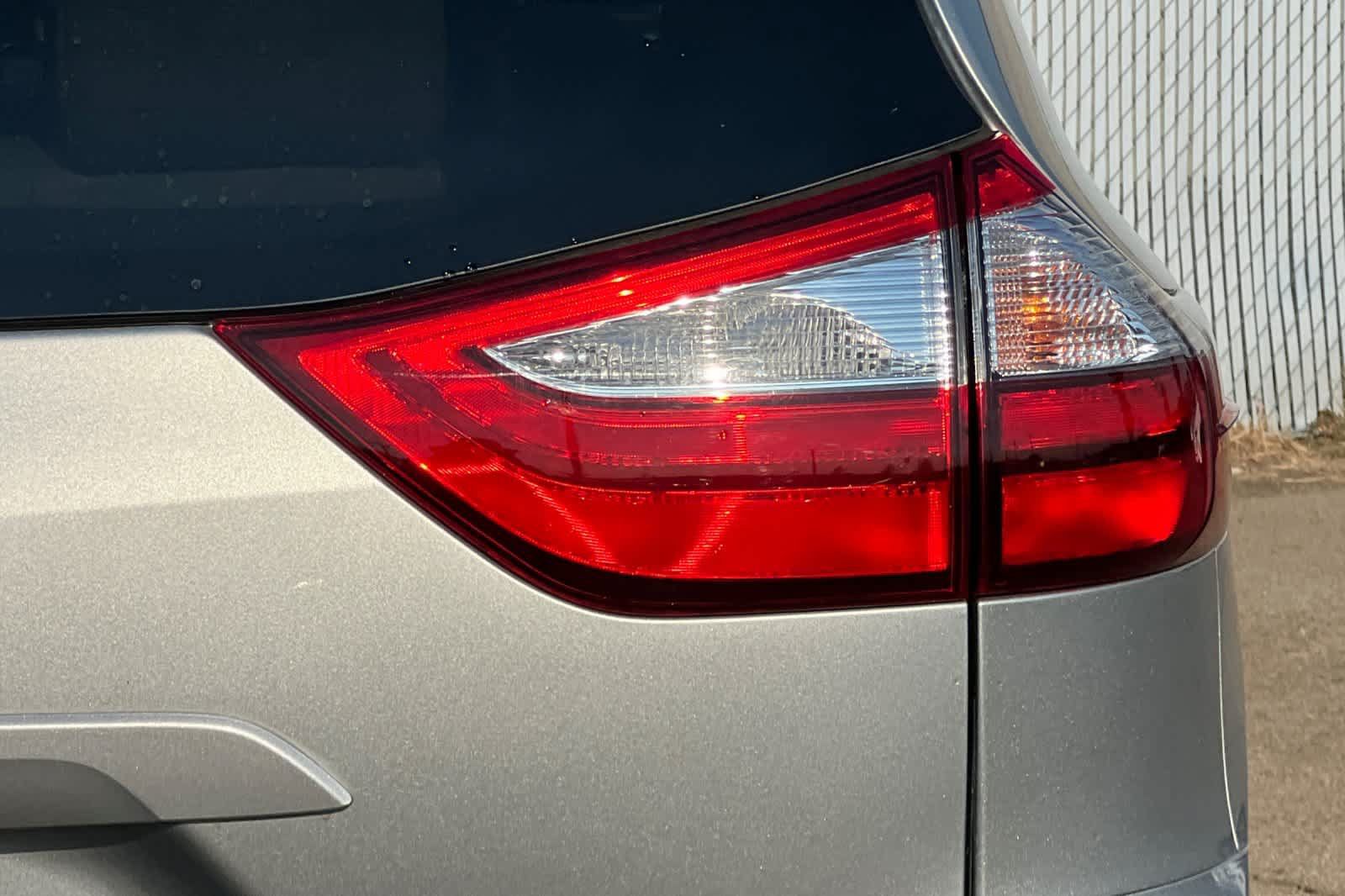 Used 2019 Toyota Sienna XLE w/ XLE Navigation Package FWD image 21