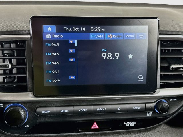 Used 2020 Hyundai Venue SE FWD image 15