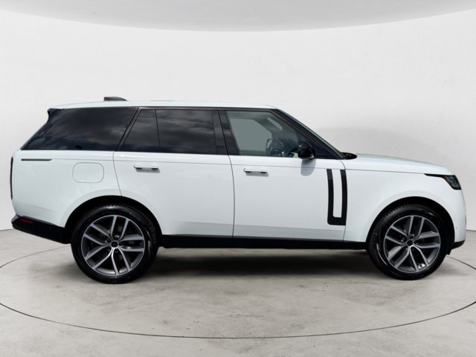 New 2026 Land Rover Range Rover SE AWD/4WD image 3