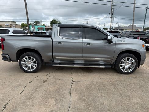 Used 2024 Chevrolet Silverado 1500 High Country w/ Technology Package AWD/4WD image 6