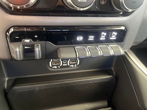 New 2022 RAM 2500 Big Horn w/ Level C Equiment Group image 46