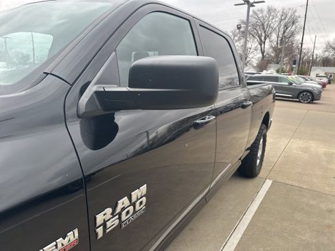 Used 2020 RAM 1500 Classic SLT image 5
