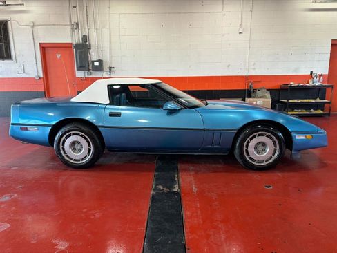 Used 1987 Chevrolet Corvette Convertible image 1