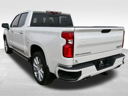 Used 2023 Chevrolet Silverado 1500 High Country w/ High Country Premium Package AWD/4WD image 5