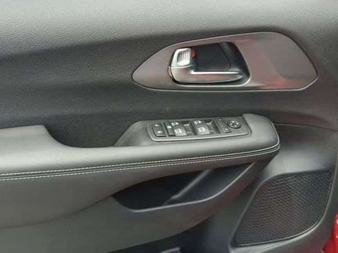 New 2026 Chrysler Voyager LX image 36