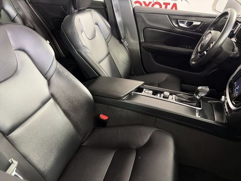 Used 2019 Volvo S60 T5 Momentum FWD image 25