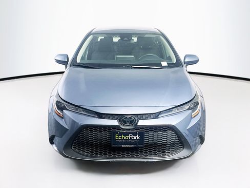 Used 2021 Toyota Corolla LE w/ Carpet Mat Package (TMS) FWD image 2