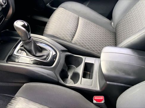 Used 2017 Nissan Rogue S AWD/4WD image 16