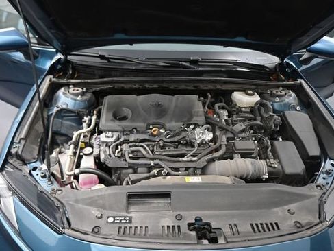 Used 2025 Toyota Camry SE FWD image 12