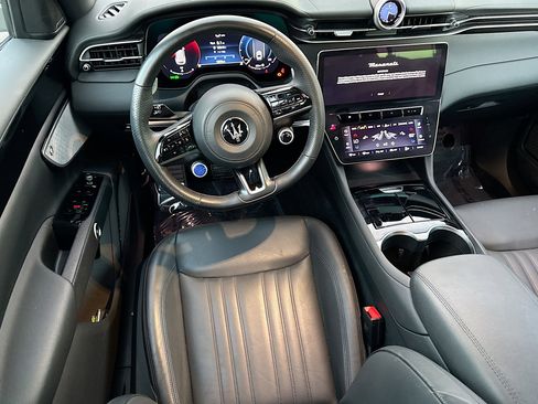 Certified 2024 Maserati Grecale GT image 17