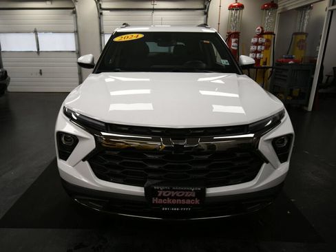 Used 2024 Chevrolet TrailBlazer ACTIV w/ Convenience Package AWD/4WD image 2