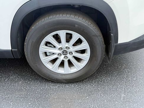 Used 2024 Toyota Grand Highlander AWD image 9