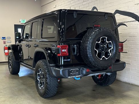 Used 2023 Jeep Wrangler Unlimited Rubicon 4xe w/ Cold Weather Group AWD/4WD image 7