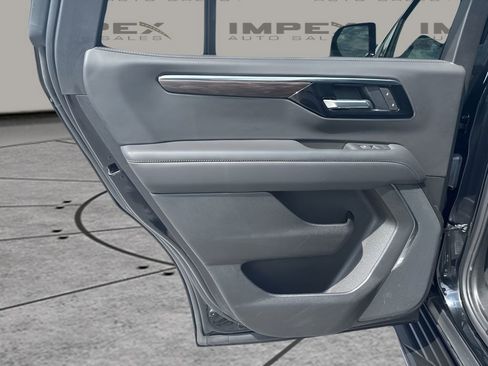 Used 2025 Chevrolet Tahoe LT AWD/4WD image 30