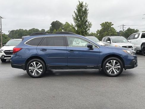 Used 2019 Subaru Outback 3.6R Limited w/ Popular Package #2 AWD/4WD image 3