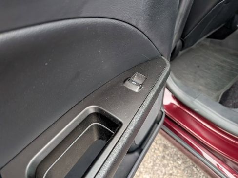 Used 2017 Ford Fusion SE w/ Fusion SE Technology Package image 11