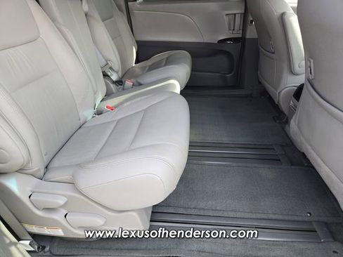 Used 2017 Toyota Sienna FWD image 16
