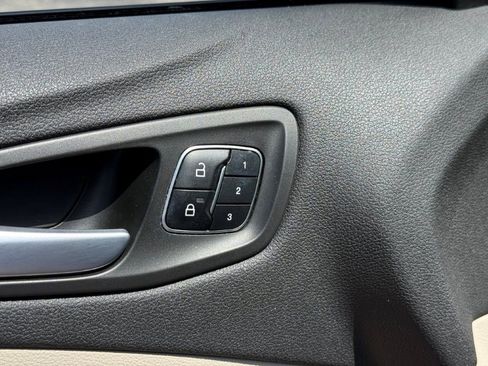 Used 2019 Ford Escape Titanium FWD image 10