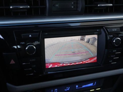 Used 2015 Toyota Corolla LE image 17