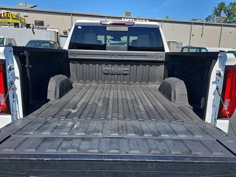 Used 2023 GMC Sierra 1500 SLT w/ SLT Premium Plus Package AWD/4WD image 17