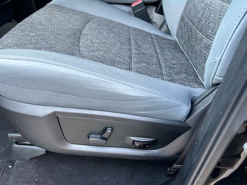 Used 2018 RAM 1500 Big Horn image 22