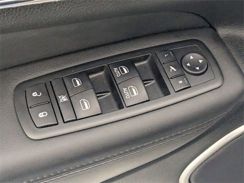 Used 2014 Jeep Grand Cherokee Summit image 10