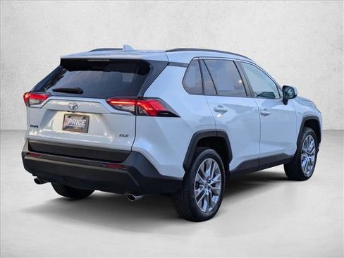 Used 2023 Toyota RAV4 XLE Premium FWD image 5
