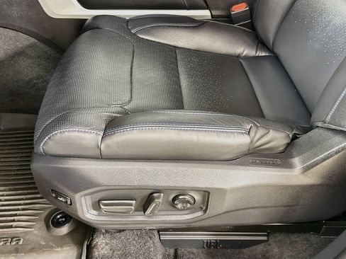 Used 2024 Toyota Tundra Platinum AWD/4WD image 22