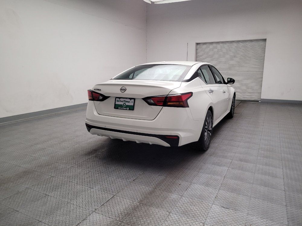 Used 2025 Nissan Altima 2.5 SV FWD image 7