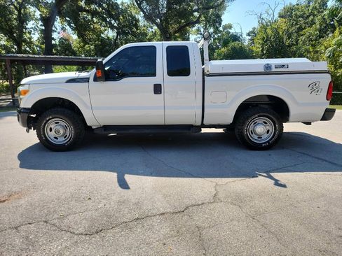 Used 2016 Ford F250 XL w/ Power Equipment Group image 4