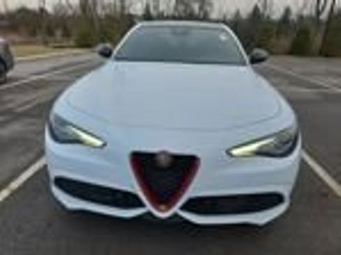 Used 2023 Alfa Romeo Giulia Veloce image 3