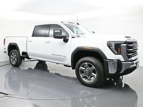 Used 2025 GMC Sierra 3500 SLE w/ SLE Value Package AWD/4WD image 9