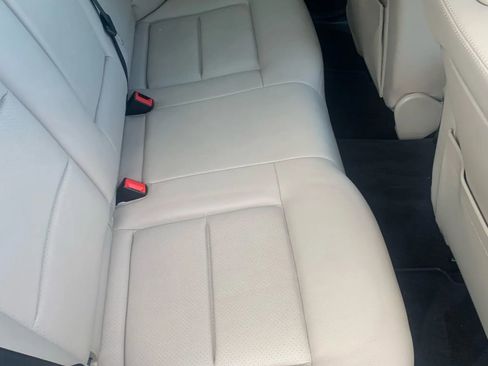 Used 2013 Mercedes-Benz E 350 Sedan image 17