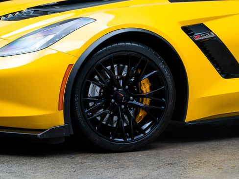 Used 2017 Chevrolet Corvette Z06 RWD image 5