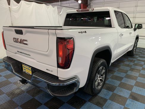 Used 2025 GMC Sierra 1500 SLT image 5