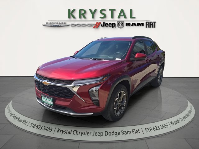 Used 2025 Chevrolet Trax LT w/ LT Convenience Package FWD image 3