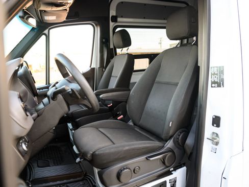 Used 2021 Mercedes-Benz Sprinter 3500 image 45