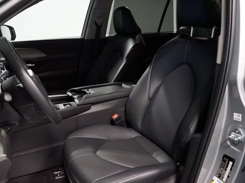 Certified 2026 Toyota Grand Highlander FWD image 26