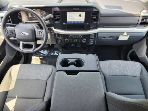 New 2026 Ford F250 XLT w/ FX4 Off-Road Package AWD/4WD image 12