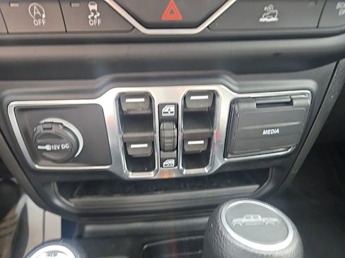 Used 2021 Jeep Gladiator Sport AWD/4WD image 21