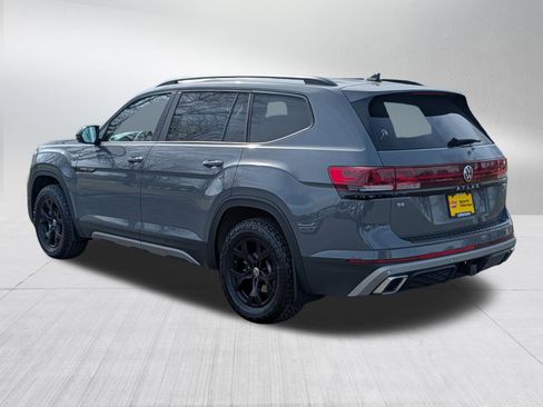 Certified 2025 Volkswagen Atlas Peak Edition SE AWD/4WD image 5