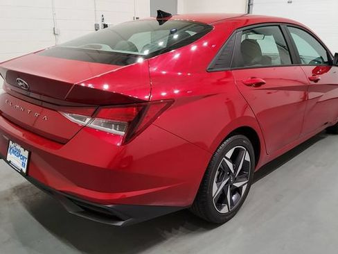 Used 2023 Hyundai Elantra SEL w/ Convenience Package FWD image 8