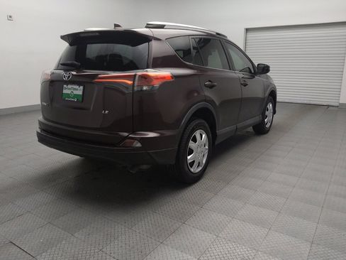 Used 2018 Toyota RAV4 LE image 9
