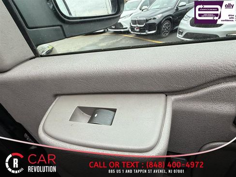 Used 2019 Chevrolet Express 3500 LS RWD image 32