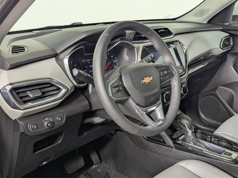 Used 2021 Chevrolet TrailBlazer LT w/ Premium Seating Package image 11